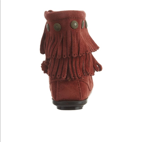 Minnetonka boots ❤️ - Picture 2 of 7